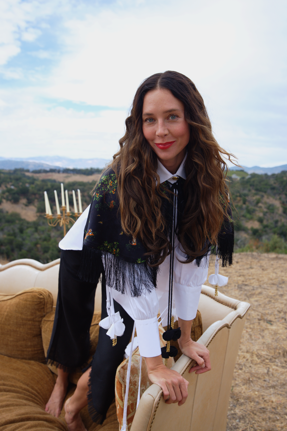 White Button-Down, Asima