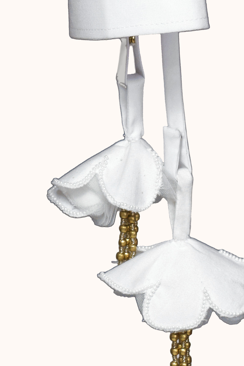 White Button-Down, Asima